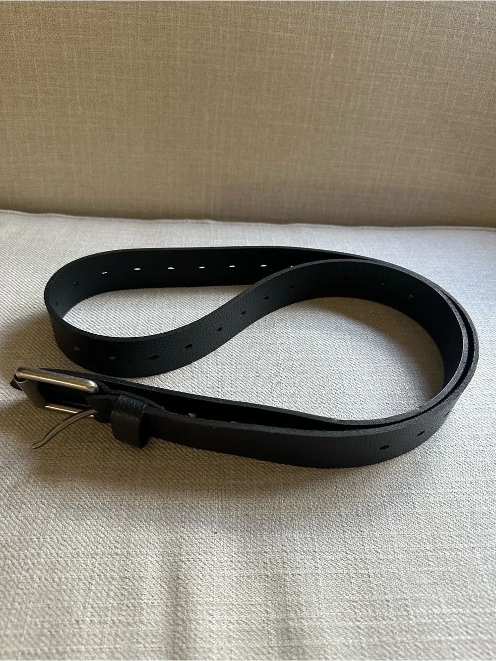 Classic Black Leather Men's Belt - Unbranded size 46-48